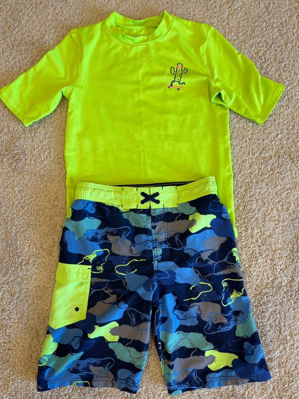 Swim trunks & shirt/rashguard
